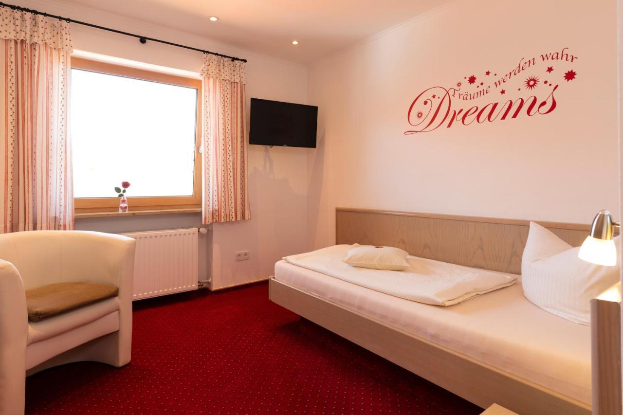 Hotel Garni Bergidyll - Adults Only Пфронтен Екстериор снимка